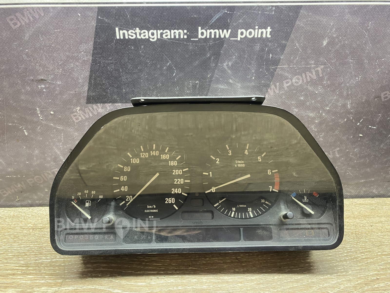 Панель приладів BMW E32 бензин VDO